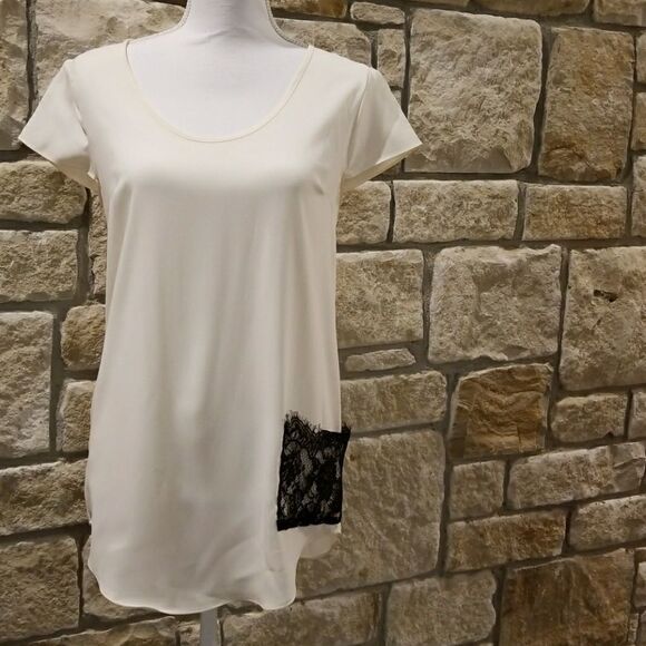 Lc Lauren Conrad Ivory Top, Lace Pocket Short sleeve Size Small - Picture 1 of 7